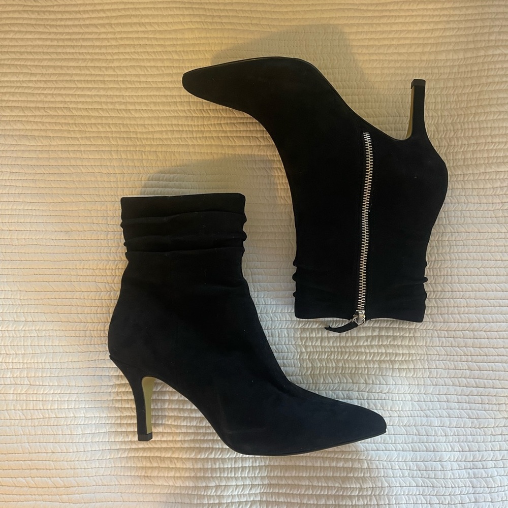 BELLA VITA Black Danielle Booties
